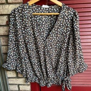 Women’s Sienna Sky Large Floral V-Neck Top